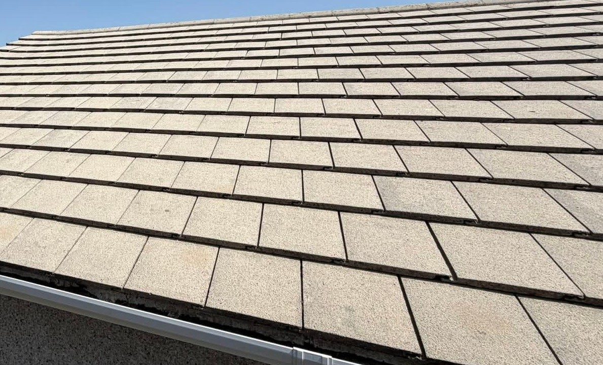 Roof after cleaning and treatment - tiles restored